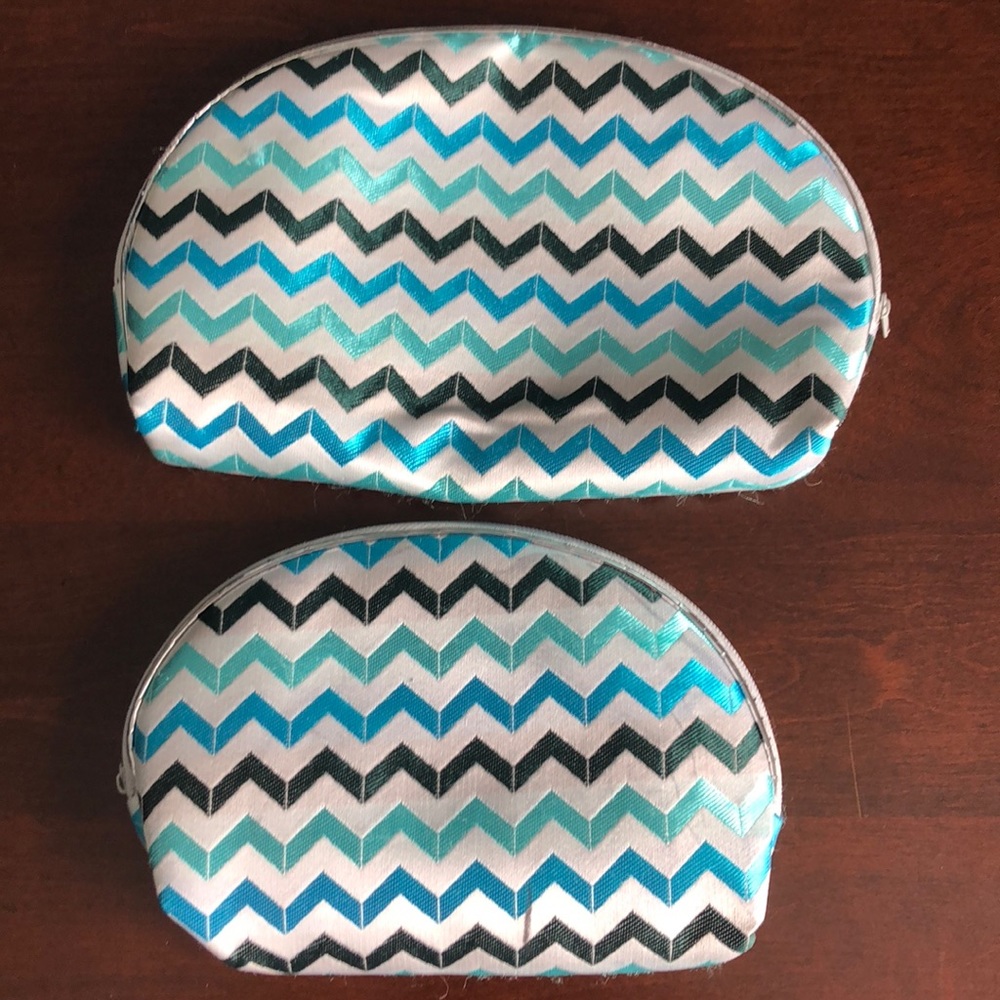 Lot of 2 makeup bags
